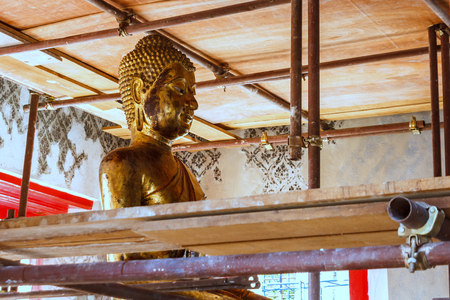 Buddha images under construction.の写真素材