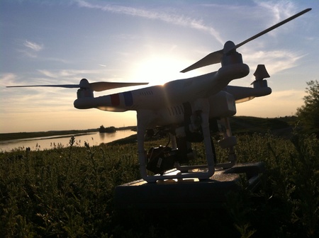 Drone ready to fly 2 skyの素材
