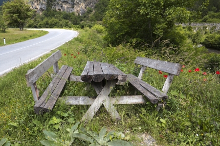Picnic table at rest area found along an highway の写真素材