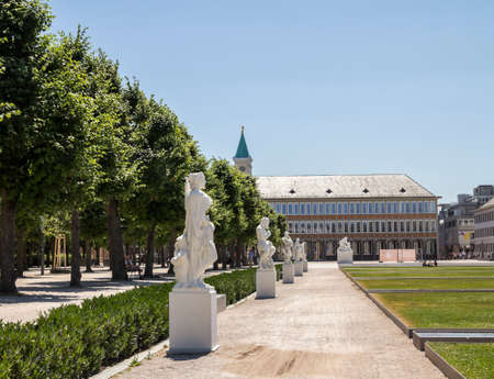 Karlsruhe, Germany : Palace. The 18th century Karlsruhe Palace (German: Karlsruher Schloss). Karlsruhe, Baden-Wuerttemberg, Germany.のeditorial素材