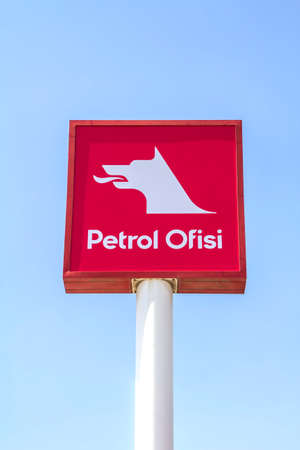 Izmir / TURKEY : Petrol Ofisi gasoline station. Petrol Ofisi is a Turkish oil distribution and lubricants company.のeditorial素材