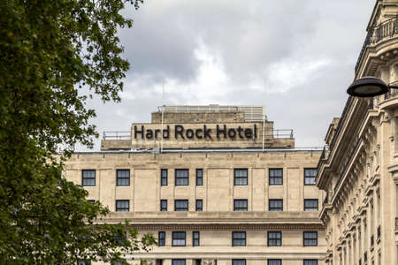 London, England : Hard Rock Hotel & Hard Rock Cafe on Great Cumberland Place- a new large new hotel on the corner of Hyde Park, Park Lane and Oxford Street by Marble Arch tube stationのeditorial素材