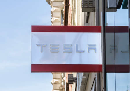 Hamburg, Germany: Tesla Motors logo sign on the showroomのeditorial素材
