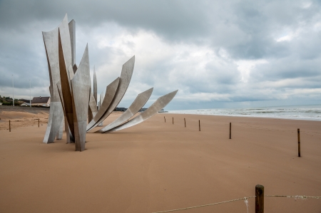 Monument to the fallen Americans during the landing at Omaha Beach in Normandyのeditorial素材