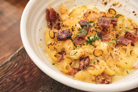 a bowl of Mac and Cheeseの写真素材