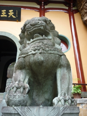 Lion at temple s entrance - Yandang Mountain, Chinaの写真素材