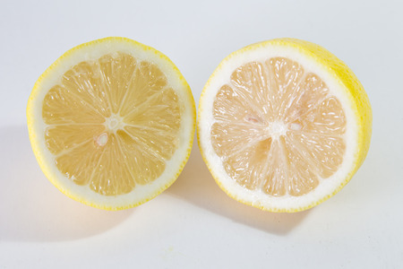 Lemon Cut To Halvesの写真素材
