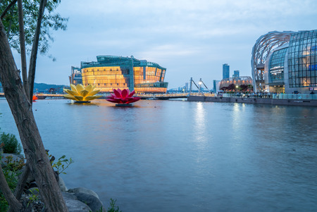 Colourful and beautiful Seoul Floating Island at duskのeditorial素材