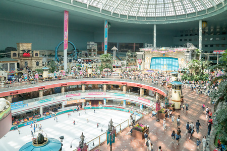 Seoul, Korea - May, 2016: Lotte World, a famous amusement theme park at Seoulのeditorial素材