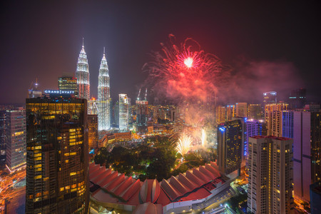 Kuala Lumpur, Malaysia - August 31, 2016: Fireworks show at Kuala Lumpur city centre during 59th Malaysia Hari Merdeka Celebration (Independence Day)のeditorial素材