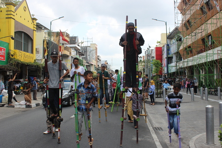 Egrang Parade Festival at Malioboro, Yogyakarta, Indonesiaのeditorial素材