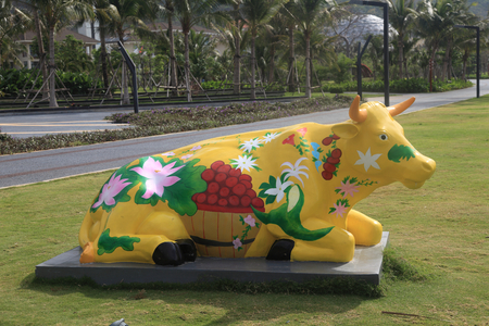 Cow sculpture close up viewの写真素材