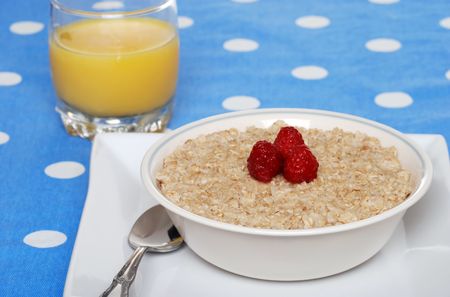 oatmeal with raspberriesの写真素材