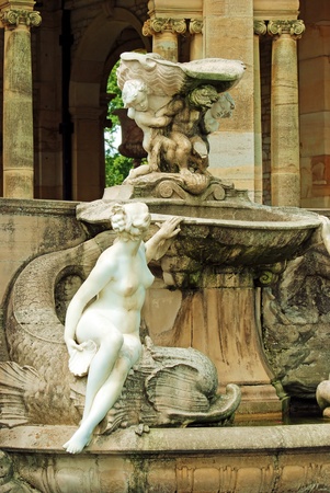 fountain and statue hever castle gardenの写真素材