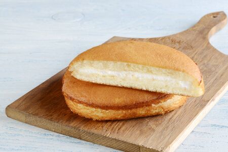 vanilla sponge cake with cream fillingの写真素材