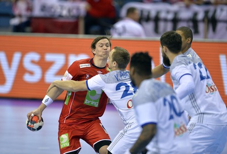 CRACOV, POLAND - JANUARY 27, 2016: Men's EHF European Handball Federation EURO 2016 Krakow Tauron Arena France Norway
o/p: Sander Sagonsen Valentin Porteのeditorial素材