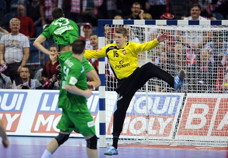 Fot. Maciej Gillert / East News / Media PicturesKrakow 25.01.2016EHF EURO 2016 Polska vs Bialorus Europenan Handball Championship Pilka reczna mistrzostwa Europy Polska Belarusn/z Piotr Wyszomirskiのeditorial素材