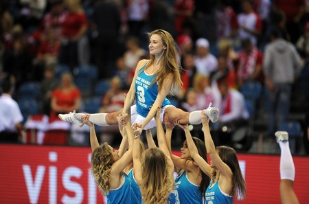 Cracov, POLAND - JANUARY 29, 2016: Men's EHF European Handball Federation EURO 2016 Krakow Tauron Arena Norway Croatia op: cheerleadersのeditorial素材