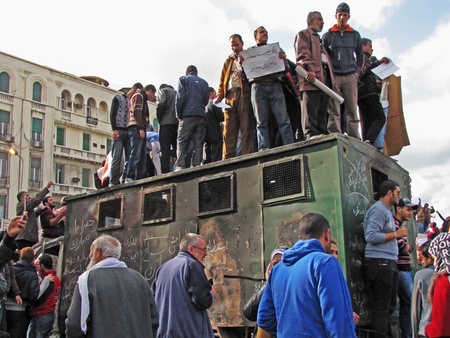 Alexandria, Egypt - January 28, 2011 - Demonstrations infront Ibrahim Mosque                               のeditorial素材