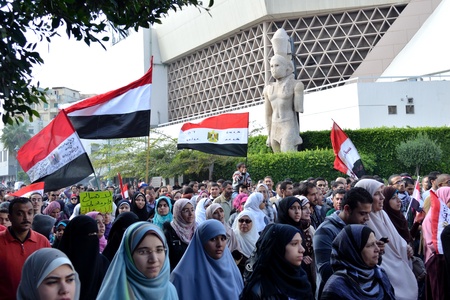 Alexandria, Egypt - Nov 25, 2011 - Egyptian demonstrators calling for the stepping down of the Army's Supreme Councilのeditorial素材