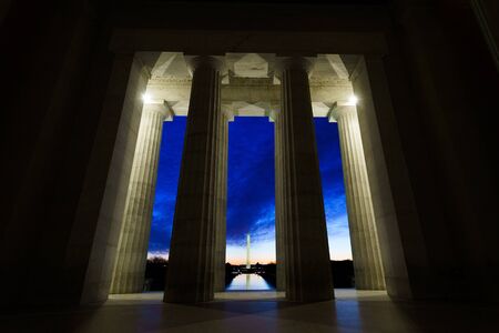 Washington Monument Through Lincoln Memorial at Blue Hourの写真素材