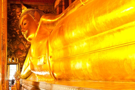 Reclining Buddha at  Wat Pho.のeditorial素材
