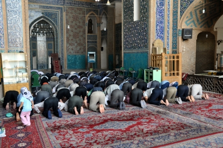 Muslim Friday mass prayer in Imam Mosque in Isfahan, Iranのeditorial素材