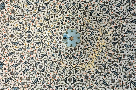 Interior and ceiling of historical building, Imam Mosque in Isfahan, Iranの写真素材