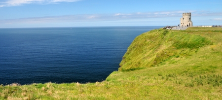 OBriens tower on Irish Cliffs of Moherのeditorial素材
