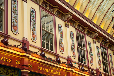 LONDON - OCTOBER 18TH: The interior of Leadenhall market on October 18th, 2014 in London, england, uk. Leadenhall Market is a restored Victorian covered marketのeditorial素材