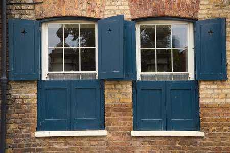 split shutters for extra privacy.