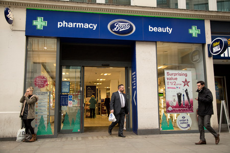 LONDON - NOVEMBER 25TH: The exterior of Boots on November the 25th, 2014, in London, England, UK. Boots is the Uk's leading pharmaceutical company.のeditorial素材