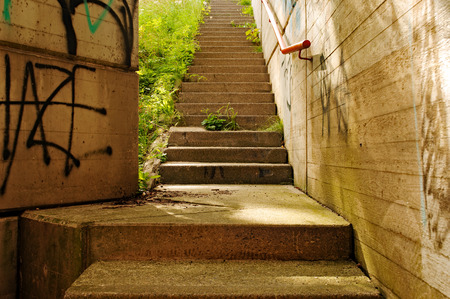 Eine Betontreppe nach obenの写真素材