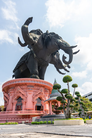 Erawan Museum is a museum in Samut Prakan Province, Thailand. It is well known for its giant three-headed elephant art display.のeditorial素材