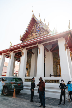 Bangkok,Thailand - February, 14 2023 :

Wat Arun is a Buddhist temple in the Bangkok Yai district of Bangkok, Thailand. It is situated on Thonburi on the west bank of the Chao Phraya River.のeditorial素材
