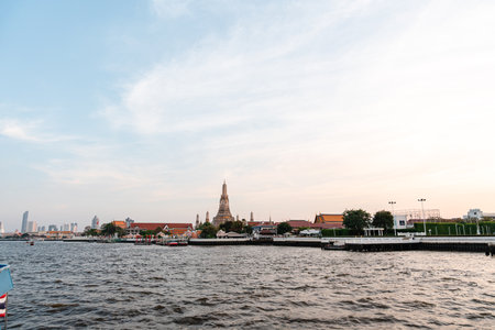 Bangkok,Thailand - February, 14 2023 :

Wat Arun is a Buddhist temple in the Bangkok Yai district of Bangkok, Thailand. It is situated on Thonburi on the west bank of the Chao Phraya River.のeditorial素材