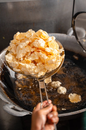 making process Emping Balado, Spicy Snacks from West Sumatra. Made from melinjo crackers, it's crunchy and sweet and spicy.の写真素材