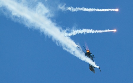 F16 airshow demonstration