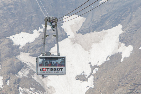 LES DIABLERETS, SWIZTERLAND - JULY 22: Ski lift to area Glacier 3000 on July 22, 2015. The area houses the world only suspension bridge between 2 mountain peaks.のeditorial素材