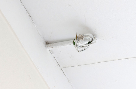 Wires hanging on a ceiling - Home improvement
