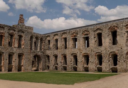 august 2018, ujazd village, poalnd: ruins of old polish castle called krzyztoporのeditorial素材