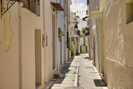 The narrow streets of the old town of Rethymno in Creteの写真素材