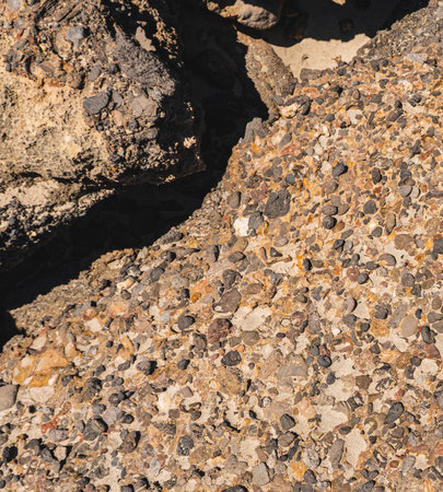 Layer of small stones inside the sedimentary rock that is conglomerate