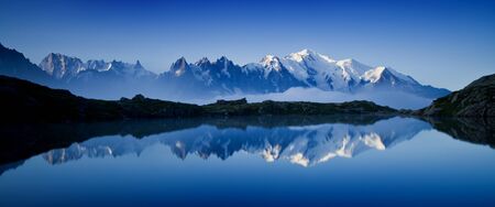 Views of the Mont Blanc glacier with Lac Blanc (White Lake). Popular tourist attraction. Picturesque  gorgeous scene. Location Aiguilles Rouges, Graian Alps, France, Europeの写真素材