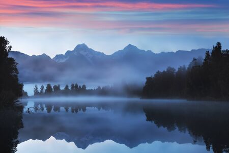 Reflection of Lake Matheson Aoraki Mount Cookの写真素材