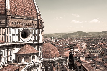 This image depicts Florence, the chatedral and the hillsの写真素材