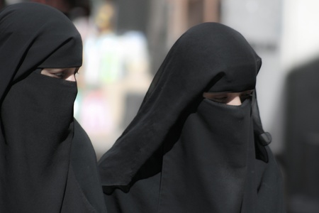 December 21, 2008 - Sanaa (Yemen), women in a burqa, old town.
