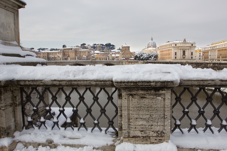 Rare snowfall in Rome. Febrary 4, 2012 - Rome (Italy), the rare cold leaves the Italian city Rome blanketed with snow.のeditorial素材