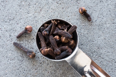 Whole cloves