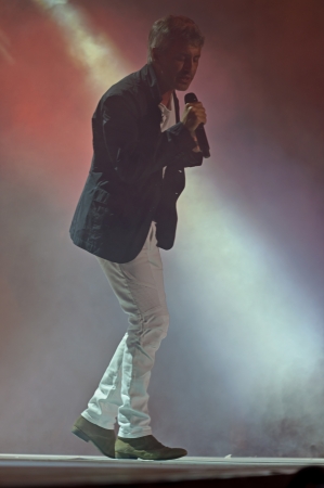 CORDOBA, SPAIN SEPTEMBER 15: Sergio Dalma during their concert tour "Via Dalma II" in CÃ³rdoba. CÃ³rdoba Axerquia Theatre on September 15, 2012 in CÃ³rdoba Spainのeditorial素材